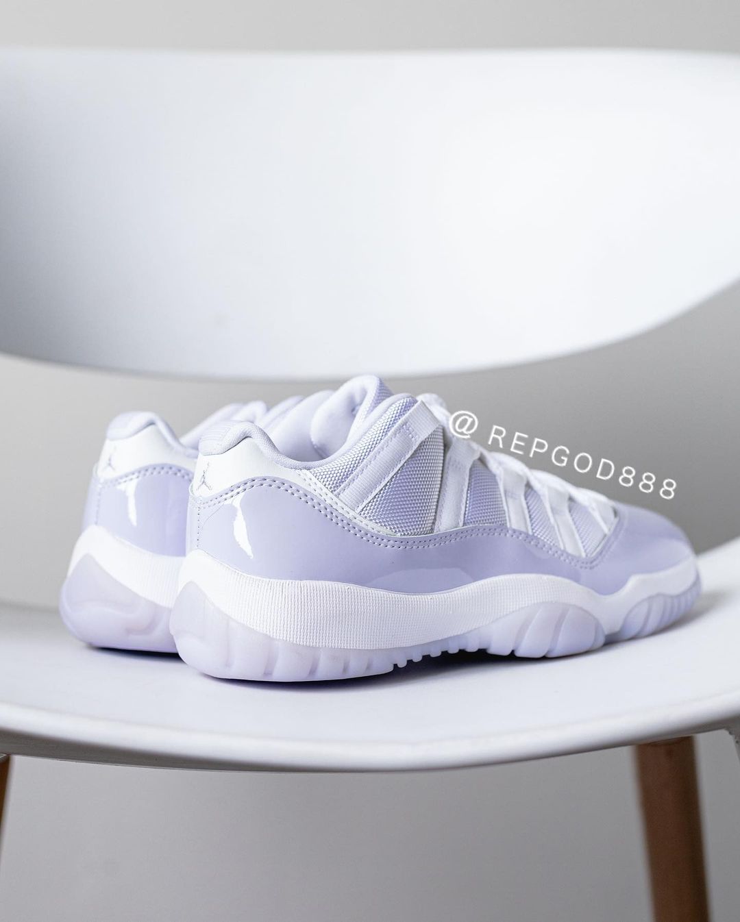 【国内 4/28 発売】ナイキ エア ジョーダン 11 レトロ ロー “ホワイト/ピュアヴァイオレット” (NIKE AIR JORDAN 11 RETRO LOW “White/Pure Violet”) [AH7860-101]