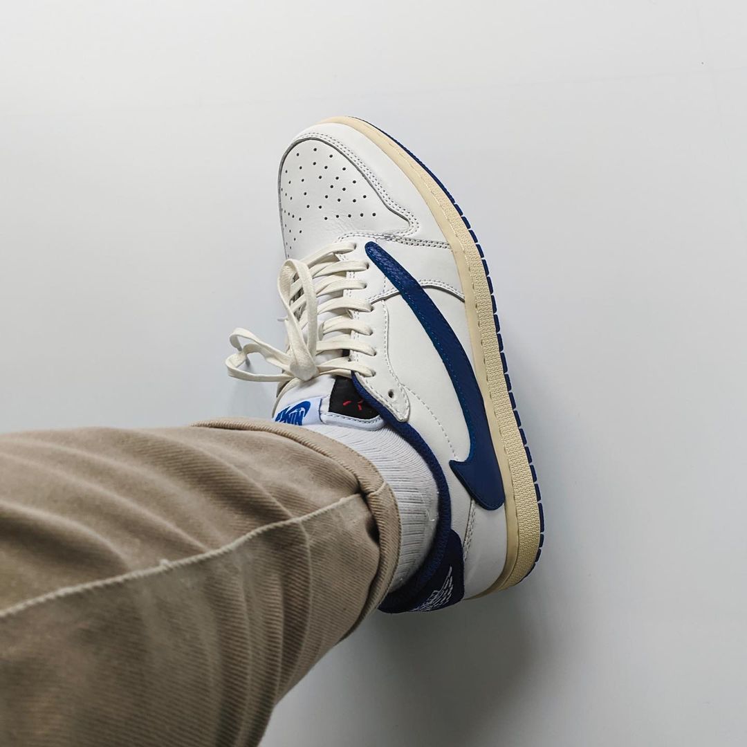 【リーク】フラグメント x トラビス・スコット × ナイキ エア ジョーダン 1 OG ロー “ホワイト/ブルー” (FRAGMENT TRAVIS SCOTT NIKE AIR JORDAN 1 OG LOW “White/Blue”)