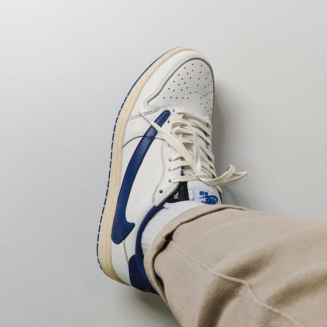 【リーク】フラグメント x トラビス・スコット × ナイキ エア ジョーダン 1 OG ロー “ホワイト/ブルー” (FRAGMENT TRAVIS SCOTT NIKE AIR JORDAN 1 OG LOW “White/Blue”)