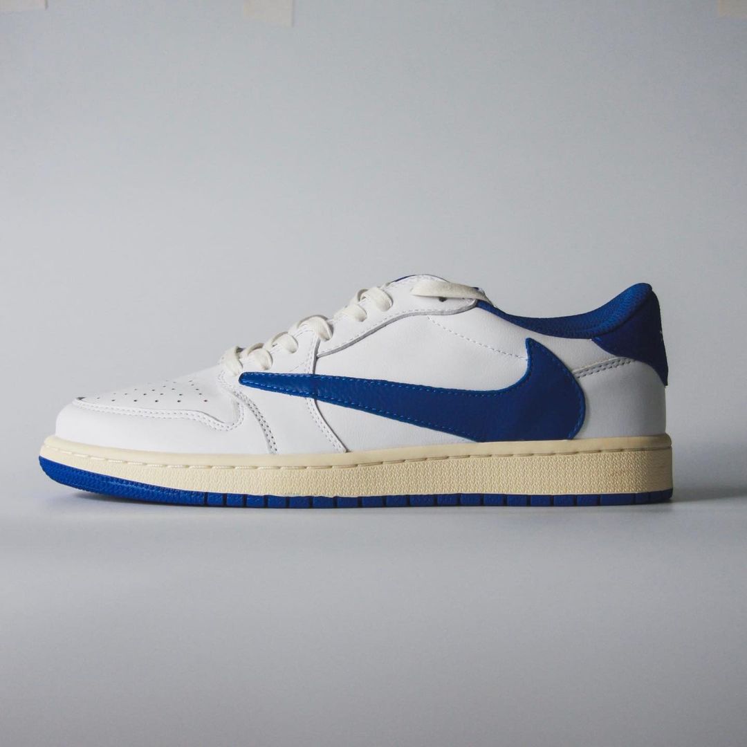 【リーク】フラグメント x トラビス・スコット × ナイキ エア ジョーダン 1 OG ロー “ホワイト/ブルー” (FRAGMENT TRAVIS SCOTT NIKE AIR JORDAN 1 OG LOW “White/Blue”)