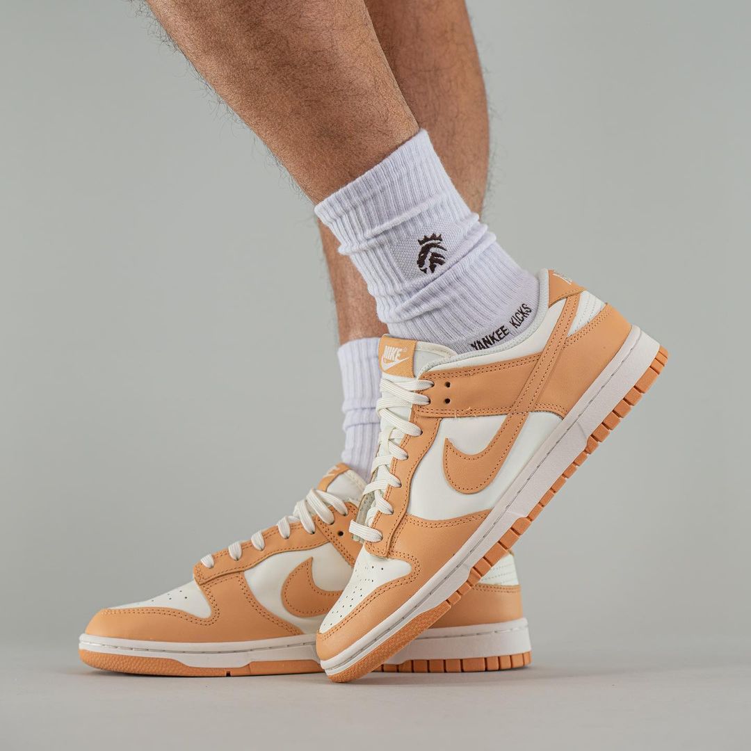 【国内 12/18 発売】ナイキ ウィメンズ ダンク ロー “セイル/ハーベストムーン” (NIKE WMNS DUNK LOW “Sail/Harvest Moon”) [DD1503-114]