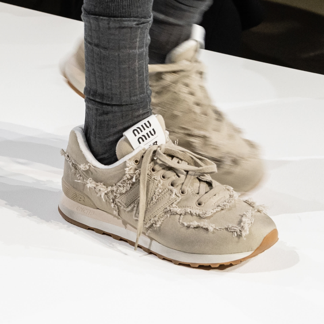 国内 2/21 発売】2023年 春夏コレクション！MIU MIU New Balance 574