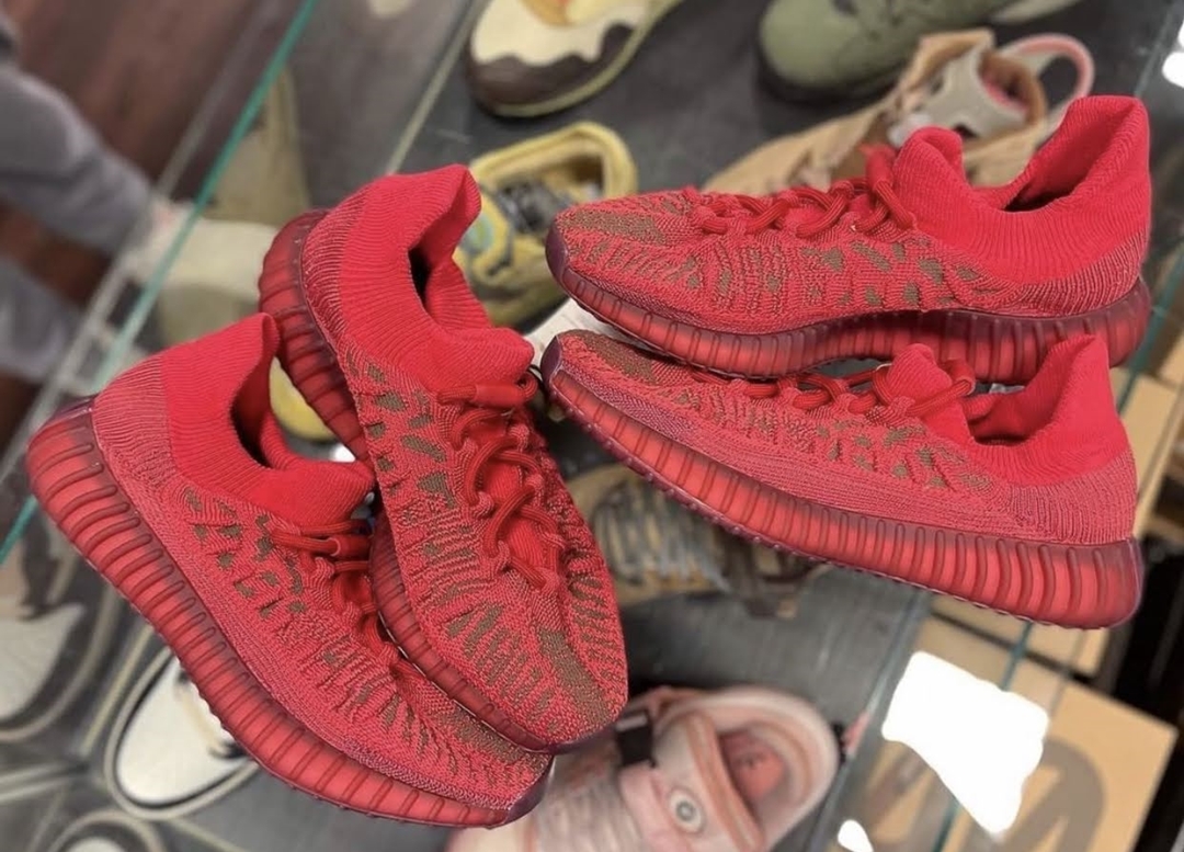 【国内 2/17 発売】アディダス オリジナルス イージー ブースト 350 V2 CMPCT “スレートレッド” (adidas Originals YEEZY BOOST 350 V2 CMPCT “Slate Red”) [GW6945]