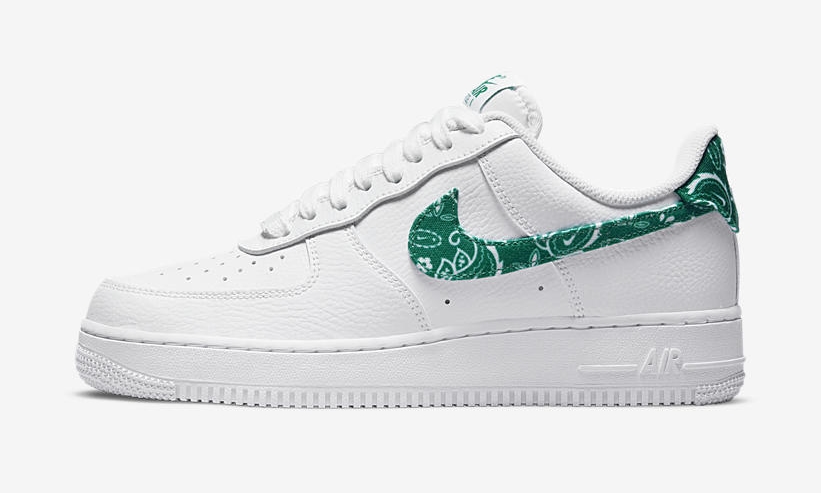 【国内 1/20 発売】ナイキ ウィメンズ エア フォース 1 ロー “グリーンペイズリースウッシュ/ホワイト” (NIKE WMNS AIR FORCE 1 LOW “Green Paisley Swoosh/White”) [DH4406-102]