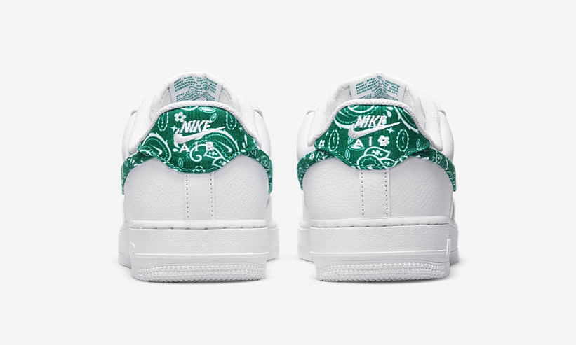 【国内 1/20 発売】ナイキ ウィメンズ エア フォース 1 ロー “グリーンペイズリースウッシュ/ホワイト” (NIKE WMNS AIR FORCE 1 LOW “Green Paisley Swoosh/White”) [DH4406-102]