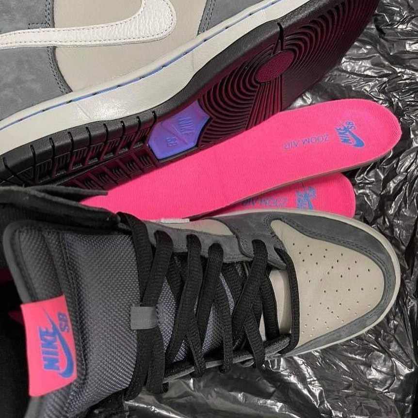 【国内 1/8 発売】ナイキ SB ダンク ハイ “グレー/ホワイト/ピンク” (NIKE SB DUNK HIGH “Grey/White/Pink”) [DJ9800-001]