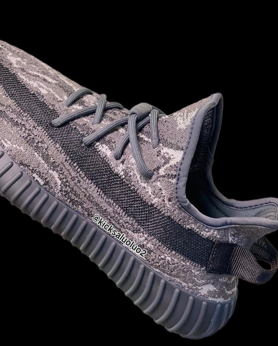 【2023年 8/16 リストック】アディダス オリジナルス イージー ブースト 350 V2 “MX ダークソルト” (adidas Originals YEEZY BOOST 350 V2 “MX Dark Salt”) [ID4811]