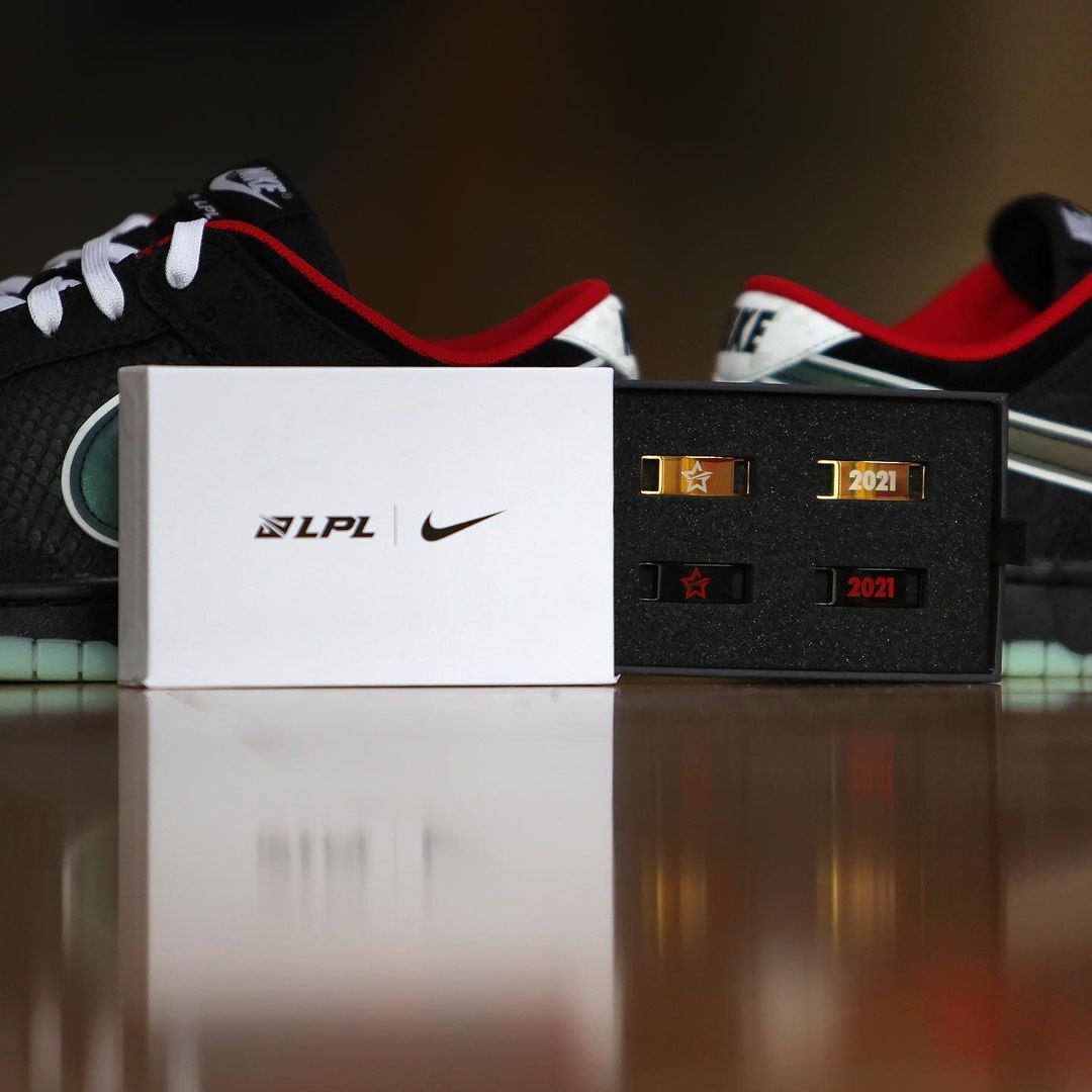 【2021年 発売予定】LPL {League or Legends Pro League} × NIKE DUNK LOW RETRO “Black/Glow” (エルピーエル ナイキ ダンク ロー レトロ “ブラック/グロー”) [DO2327-011]