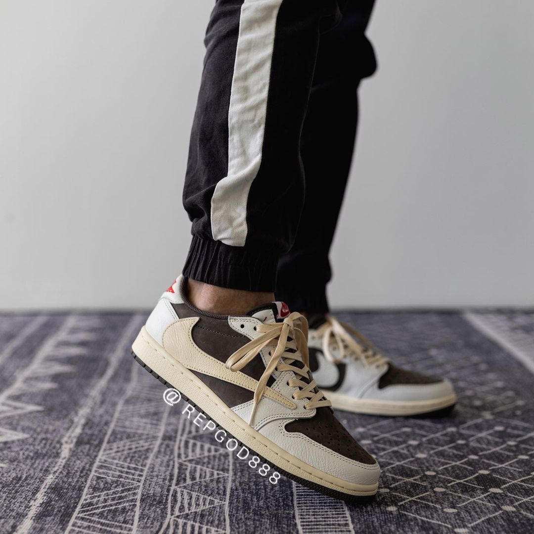 【国内 7/21 発売】トラビス・スコット × ナイキ エア ジョーダン 1 ロー OG “リバースモカ” (TRAVIS SCOTT NIKE AIR JORDAN 1 LOW OG “Reverse Mocha”) [DM7866-162]