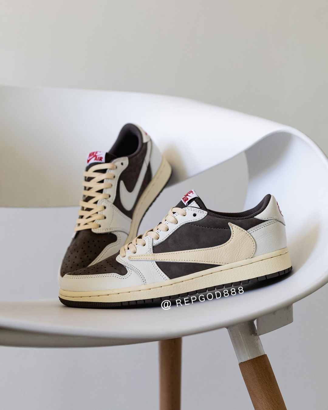 【国内 7/21 発売】トラビス・スコット × ナイキ エア ジョーダン 1 ロー OG “リバースモカ” (TRAVIS SCOTT NIKE AIR JORDAN 1 LOW OG “Reverse Mocha”) [DM7866-162]