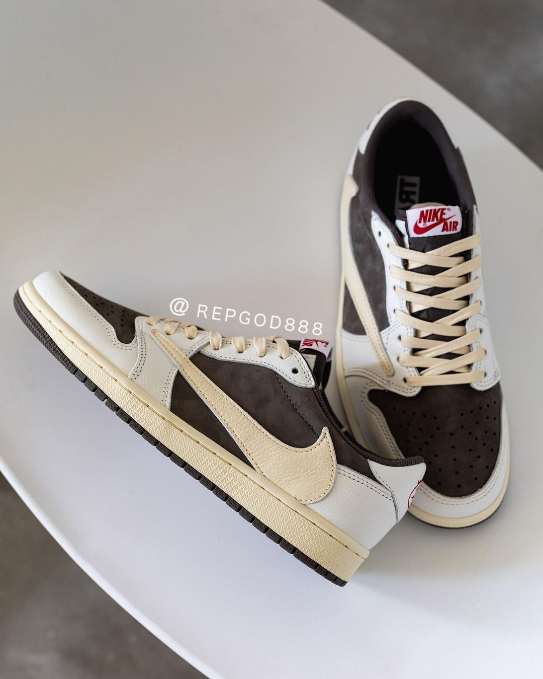 【国内 7/21 発売】トラビス・スコット × ナイキ エア ジョーダン 1 ロー OG “リバースモカ” (TRAVIS SCOTT NIKE AIR JORDAN 1 LOW OG “Reverse Mocha”) [DM7866-162]