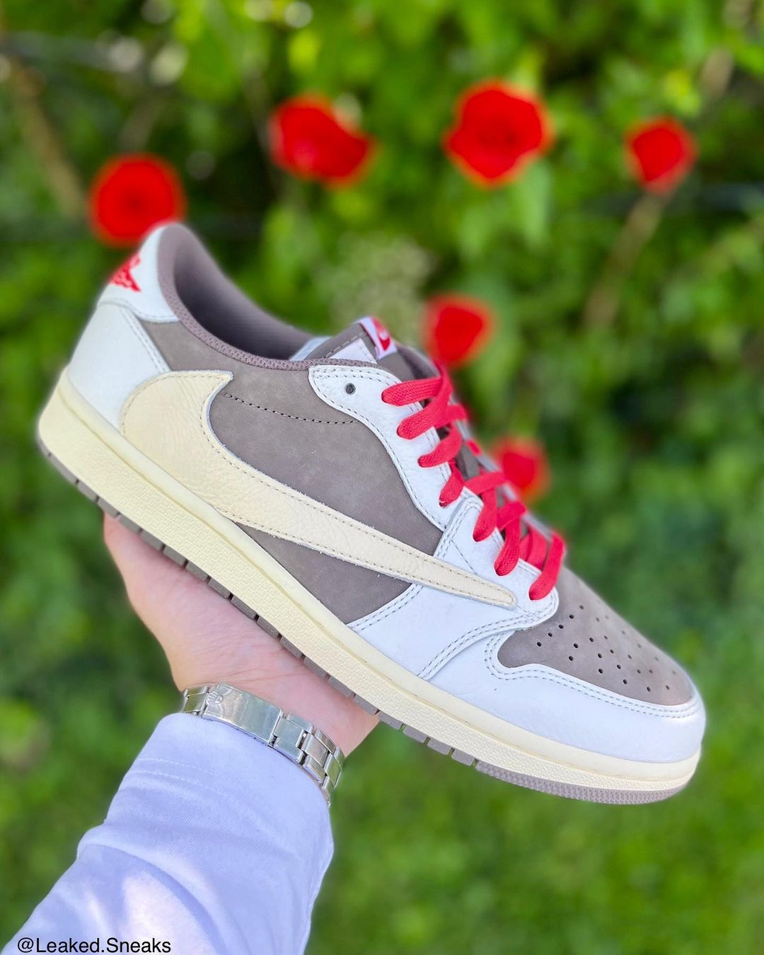 【国内 7/21 発売】トラビス・スコット × ナイキ エア ジョーダン 1 ロー OG “リバースモカ” (TRAVIS SCOTT NIKE AIR JORDAN 1 LOW OG “Reverse Mocha”) [DM7866-162]