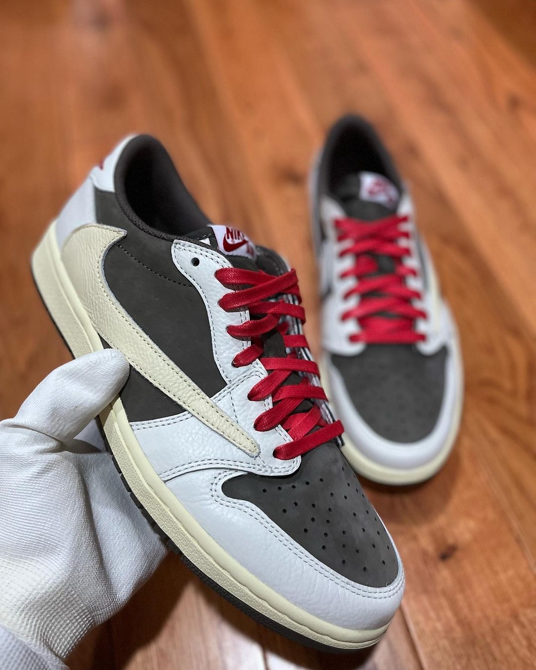 【国内 7/21 発売】トラビス・スコット × ナイキ エア ジョーダン 1 ロー OG “リバースモカ” (TRAVIS SCOTT NIKE AIR JORDAN 1 LOW OG “Reverse Mocha”) [DM7866-162]