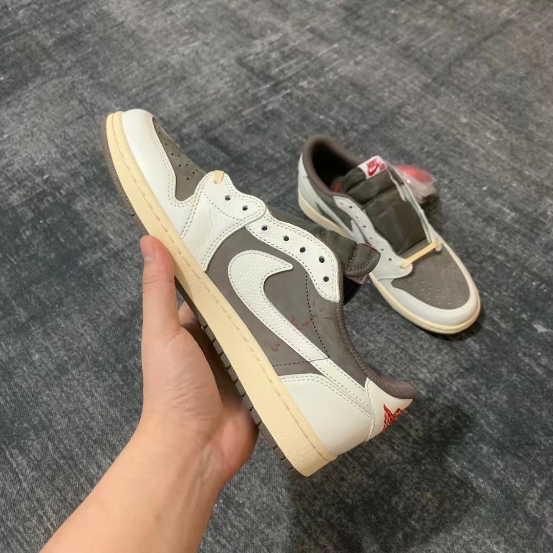 【国内 7/21 発売】トラビス・スコット × ナイキ エア ジョーダン 1 ロー OG “リバースモカ” (TRAVIS SCOTT NIKE AIR JORDAN 1 LOW OG “Reverse Mocha”) [DM7866-162]