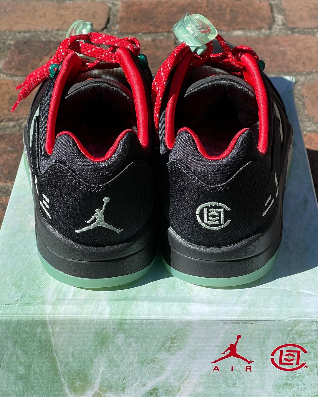 【国内 5/20 発売】CLOT x NIKE AIR JORDAN 5 LOW SP (クロット ナイキ エア ジョーダン 5 ロー SP) [DM4640-036]