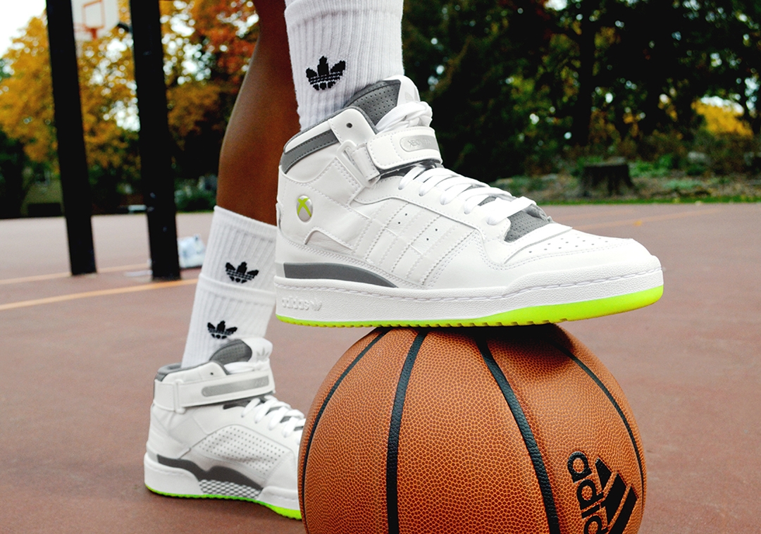 海外 11/4 発売予定！Xbox 360 x adidas Originals FORUM MID “White/Grey Five” (エックスボックス 360 アディダス オリジナルス フォーラム ミッド "ホワイト/グレーファイブ") [GW7794]