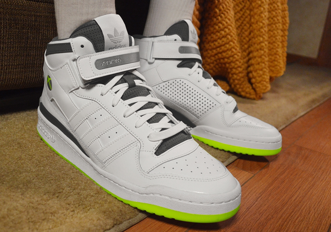 海外 11/4 発売予定！Xbox 360 x adidas Originals FORUM MID “White/Grey Five” (エックスボックス 360 アディダス オリジナルス フォーラム ミッド “ホワイト/グレーファイブ”) [GW7794]