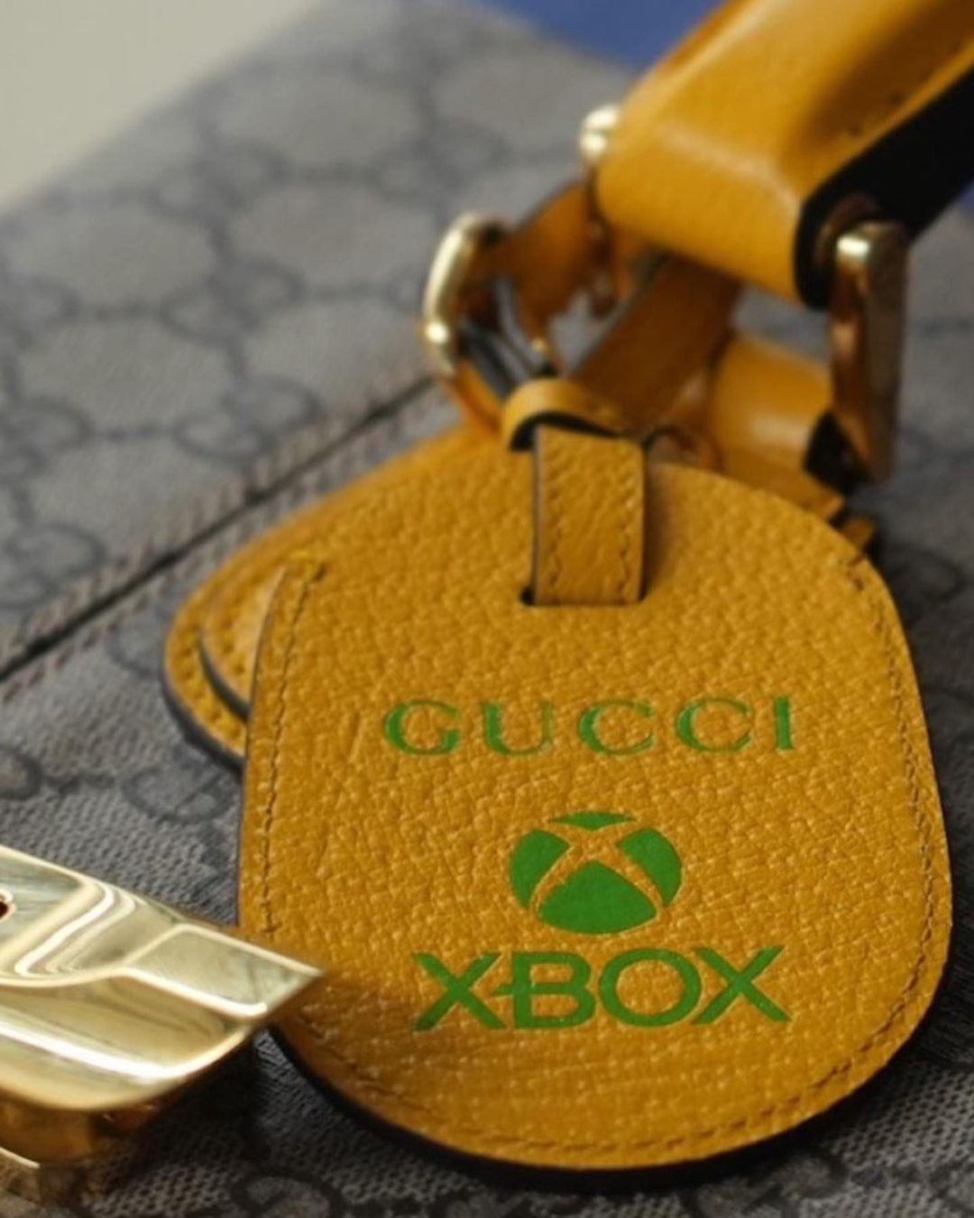 世界限定100台のシリアル入り gucci x Xbox コラボゲーム機が11/19から、グッチ渋谷パルコ、グッチオンライン限定で発売 (グッチ エックスボックス)