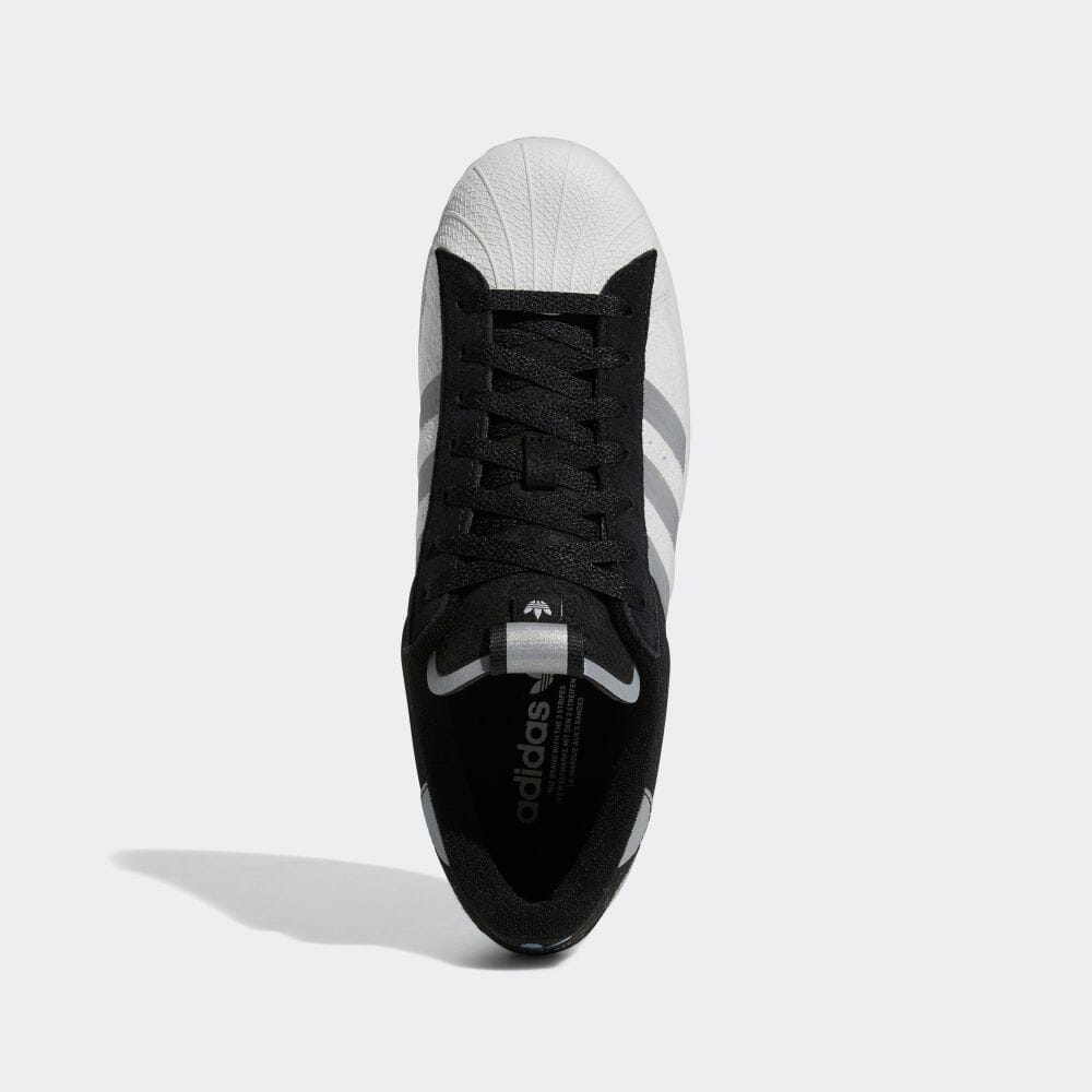 リフレクターを施した アディダス オリジナルス スーパースター “ブラック/ホワイト” (adidas Originals SUPERSTAR “Black/White”) [GY0987/GY0988]