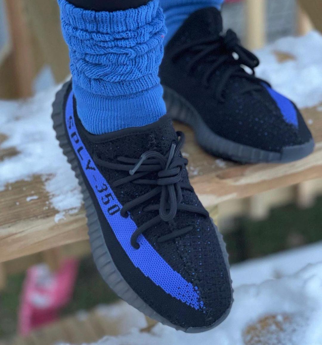 【国内 2/26 発売】アディダス オリジナルス イージー ブースト 350 V2 “ブラック/ブルー” (adidas Originals YEEZY BOOST 350 V2 “Core Black/Dazzling Blue”) [GY7164]