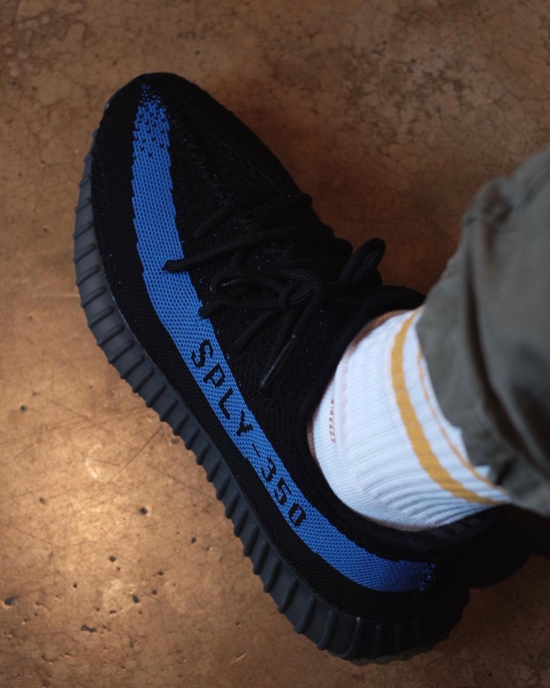 【国内 2/26 発売】アディダス オリジナルス イージー ブースト 350 V2 “ブラック/ブルー” (adidas Originals YEEZY BOOST 350 V2 “Core Black/Dazzling Blue”) [GY7164]