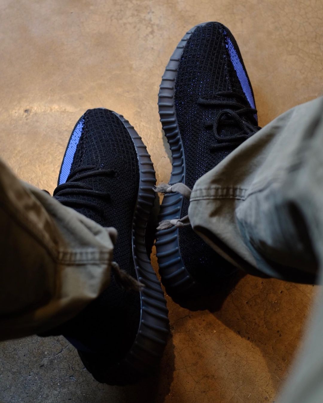 【国内 2/26 発売】アディダス オリジナルス イージー ブースト 350 V2 “ブラック/ブルー” (adidas Originals YEEZY BOOST 350 V2 “Core Black/Dazzling Blue”) [GY7164]