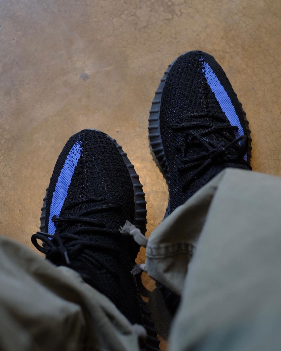 【国内 2/26 発売】アディダス オリジナルス イージー ブースト 350 V2 “ブラック/ブルー” (adidas Originals YEEZY BOOST 350 V2 “Core Black/Dazzling Blue”) [GY7164]