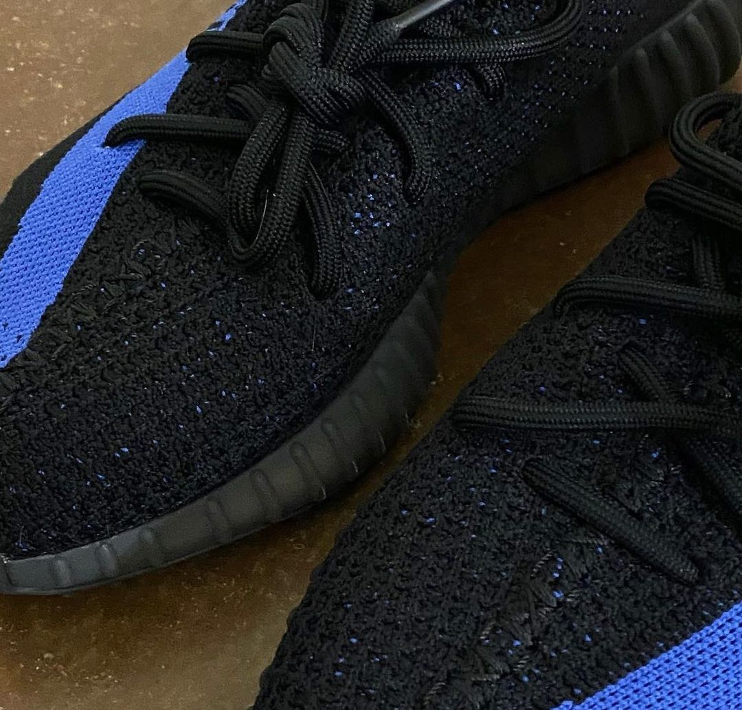 【国内 2/26 発売】アディダス オリジナルス イージー ブースト 350 V2 “ブラック/ブルー” (adidas Originals YEEZY BOOST 350 V2 “Core Black/Dazzling Blue”) [GY7164]