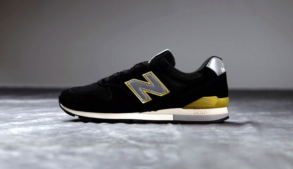 New Balance オフィシャル限定！1990年代初期のアーカイブから誕生したブラックとニューバランスのアイコニックカラー「CM996 DBL/DGR」が発売 (LIMITED EDITION)