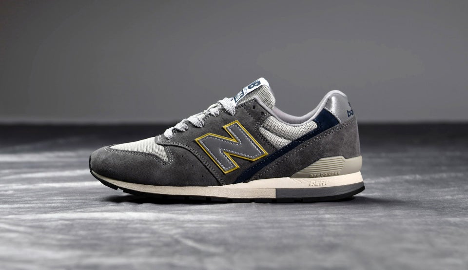 New Balance オフィシャル限定！1990年代初期のアーカイブから誕生したブラックとニューバランスのアイコニックカラー「CM996 DBL/DGR」が発売 (LIMITED EDITION)