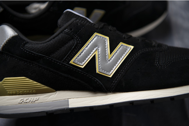 New Balance オフィシャル限定！1990年代初期のアーカイブから誕生したブラックとニューバランスのアイコニックカラー「CM996 DBL/DGR」が発売 (LIMITED EDITION)