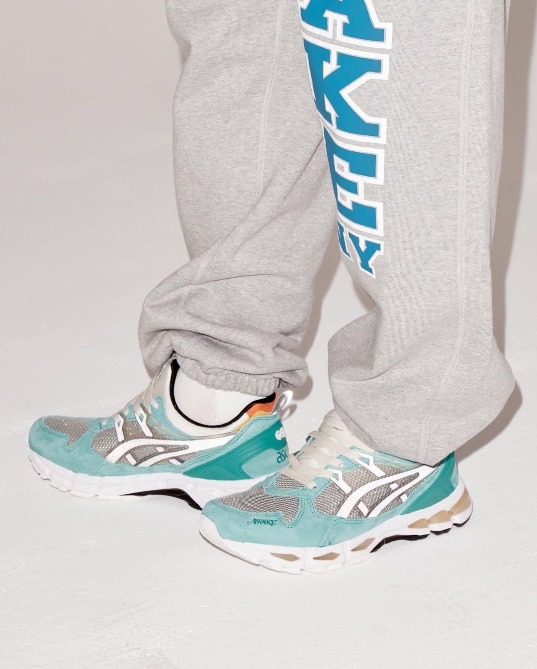 国内 12/10 発売！Awake NY × ASICS GEL-KAYANO TRAINER 21 (アウェイク アシックス ゲルカヤノ トレーナー 21) [1201A459-020]