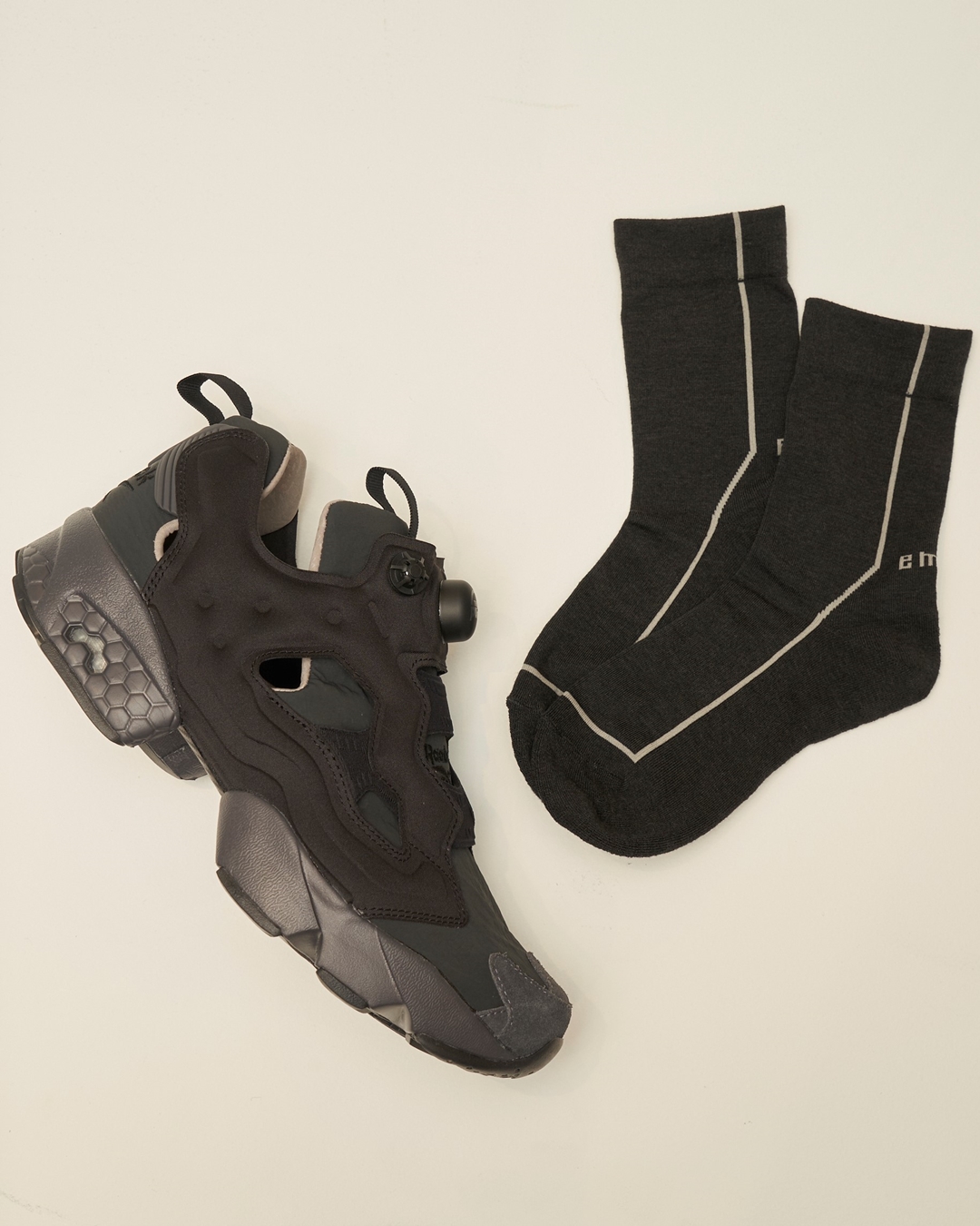 12/15 発売！emmi × REEBOK INSTA PUMP FURY “Black” (エミ リーボック インスタ ポンプ フューリー “ブラック”)