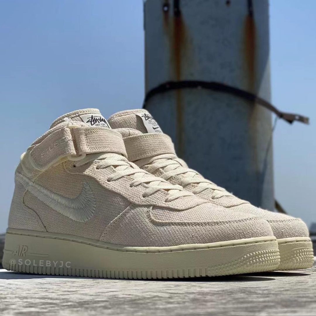 【国内 5/14、5/19 発売】ステューシー × ナイキ エア フォース 1 ミッド (STUSSY NIKE AIR FORCE 1 MID) [DJ7840-001/DJ7840-002/DN4158-002/DN4160-002]