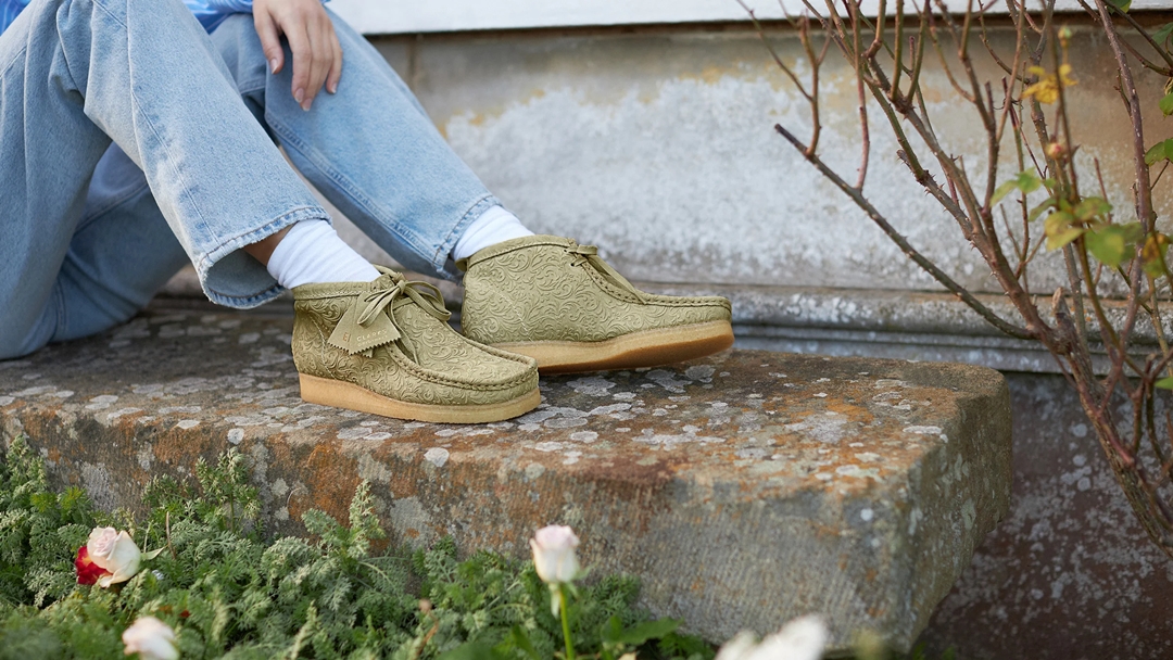 12/18 発売！END. x Clarks Originals Wallabee “Oxford Flowers ...