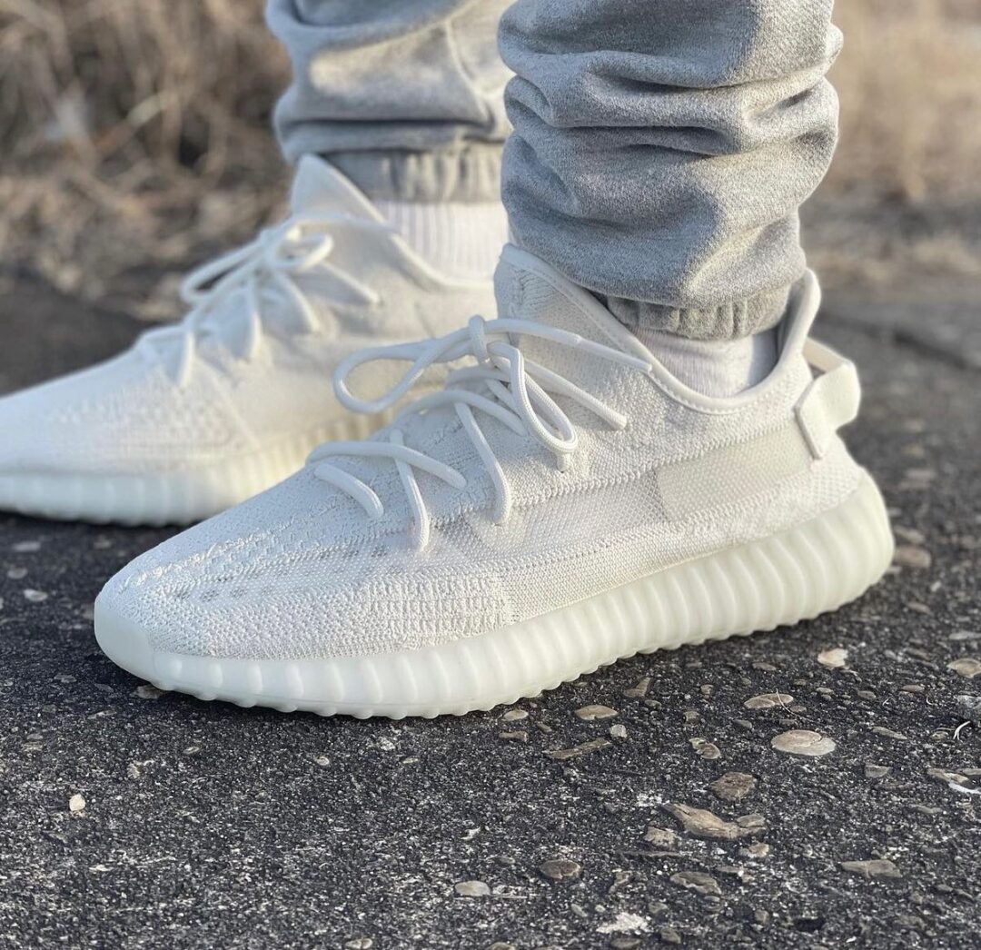 【国内 2022/6/20 発売】アディダス オリジナルス イージー 350 ブースト V2 “ボーン” (adidas Originals YEEZY 350 BOOST V2 “Bone”) [HQ6316]