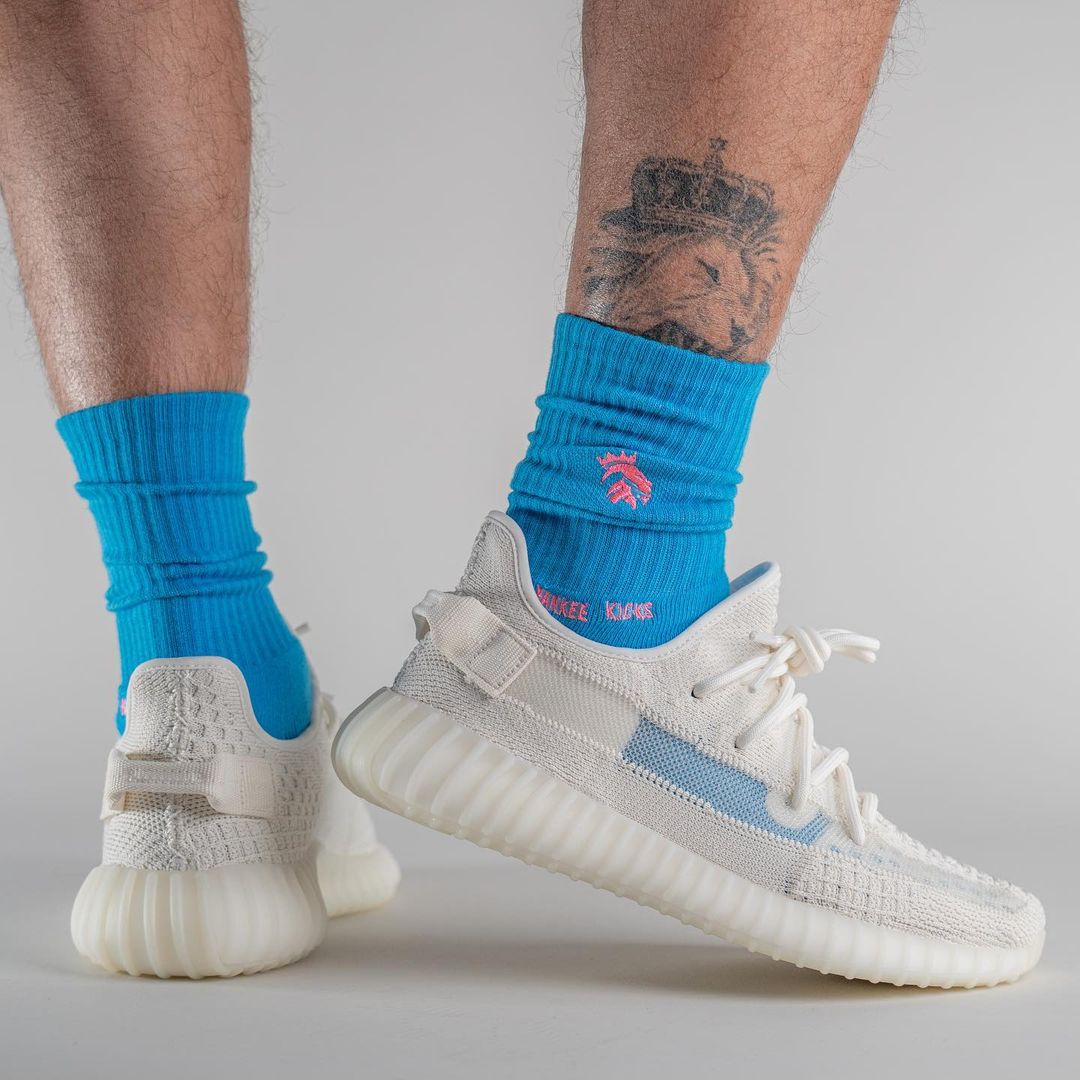 【国内 2022/6/20 発売】アディダス オリジナルス イージー 350 ブースト V2 “ボーン” (adidas Originals YEEZY 350 BOOST V2 “Bone”) [HQ6316]