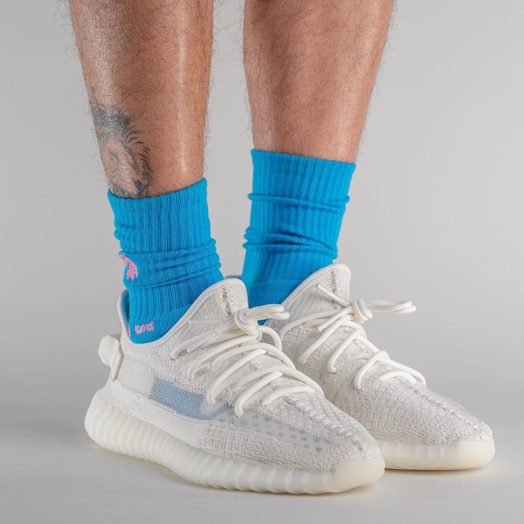 【国内 2022/6/20 発売】アディダス オリジナルス イージー 350 ブースト V2 “ボーン” (adidas Originals YEEZY 350 BOOST V2 “Bone”) [HQ6316]