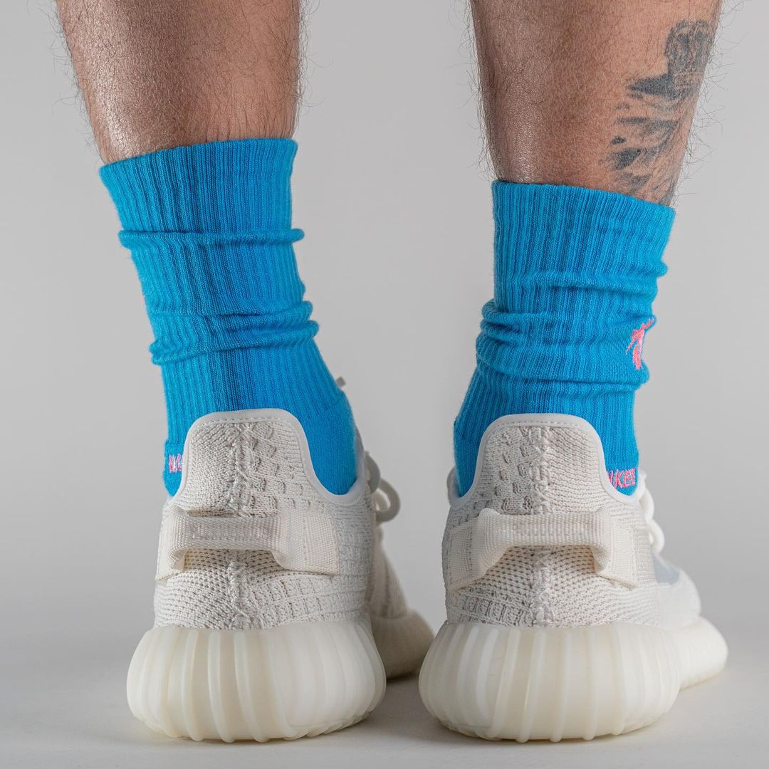 【国内 2022/6/20 発売】アディダス オリジナルス イージー 350 ブースト V2 “ボーン” (adidas Originals YEEZY 350 BOOST V2 “Bone”) [HQ6316]