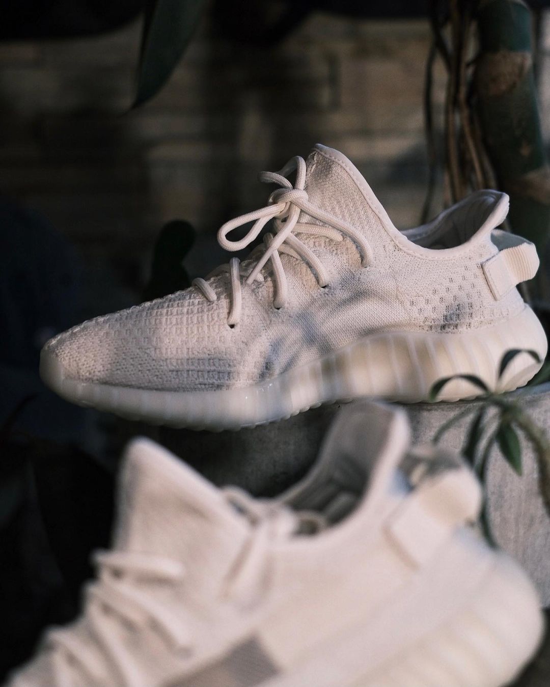 【国内 2022/6/20 発売】アディダス オリジナルス イージー 350 ブースト V2 “ボーン” (adidas Originals YEEZY 350 BOOST V2 “Bone”) [HQ6316]