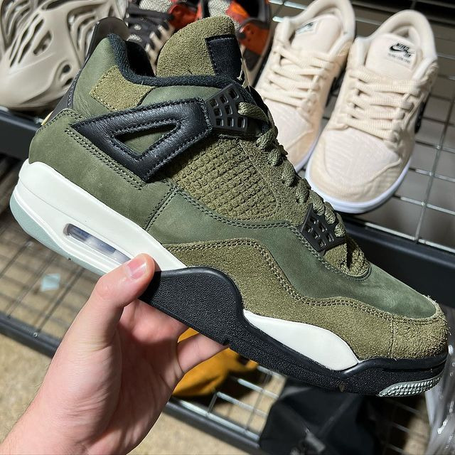 【国内 11/22、12/2 発売】ナイキ エア ジョーダン 4 レトロ SE クラフト “オリーブキャンバス” (NIKE AIR JORDAN 4 RETRO SE CRAFT “Olive Canvas”) [FB9927-200]