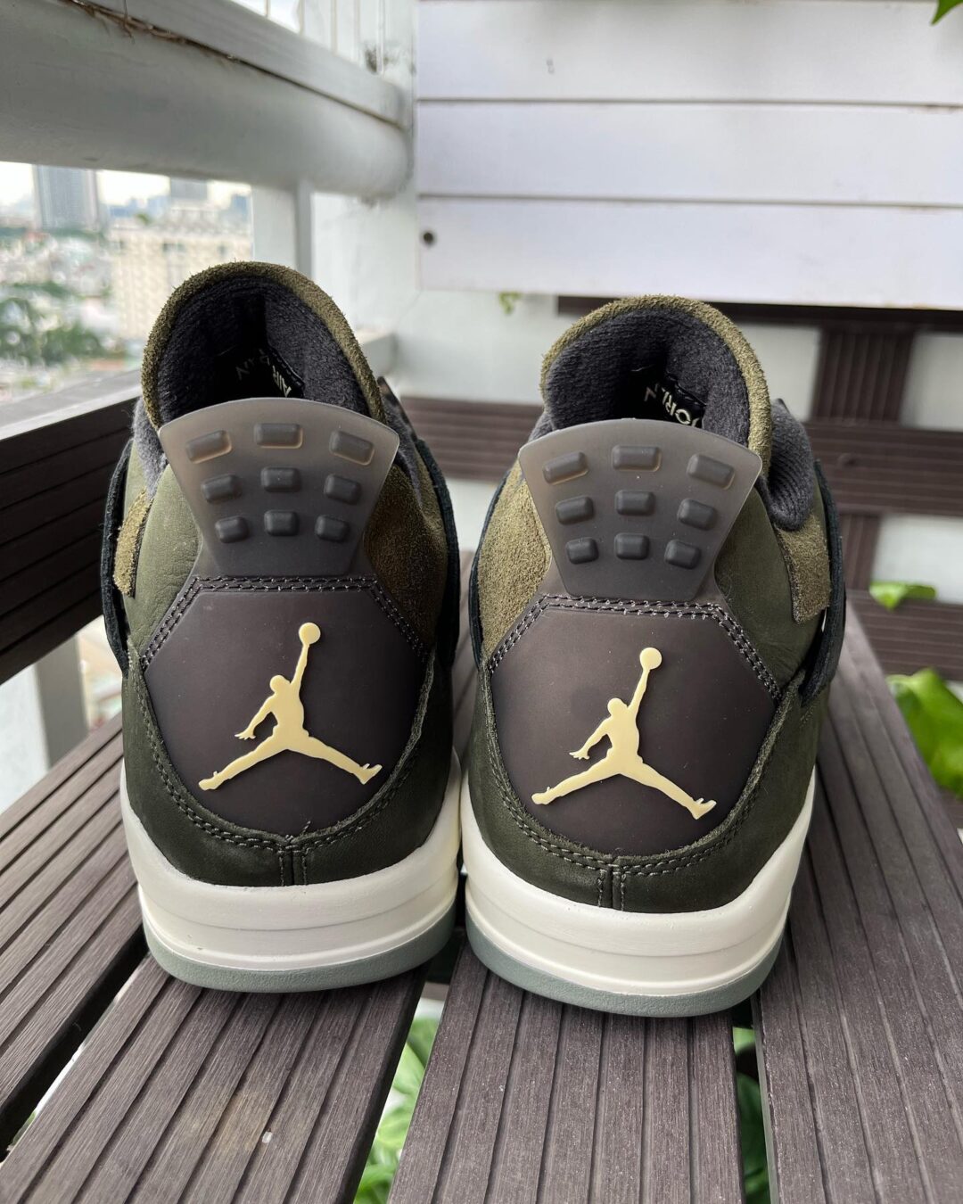 【国内 11/22、12/2 発売】ナイキ エア ジョーダン 4 レトロ SE クラフト “オリーブキャンバス” (NIKE AIR JORDAN 4 RETRO SE CRAFT “Olive Canvas”) [FB9927-200]