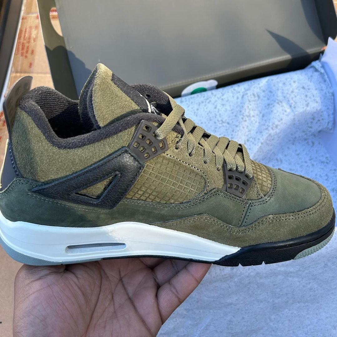 【国内 11/22、12/2 発売】ナイキ エア ジョーダン 4 レトロ SE クラフト “オリーブキャンバス” (NIKE AIR JORDAN 4 RETRO SE CRAFT “Olive Canvas”) [FB9927-200]