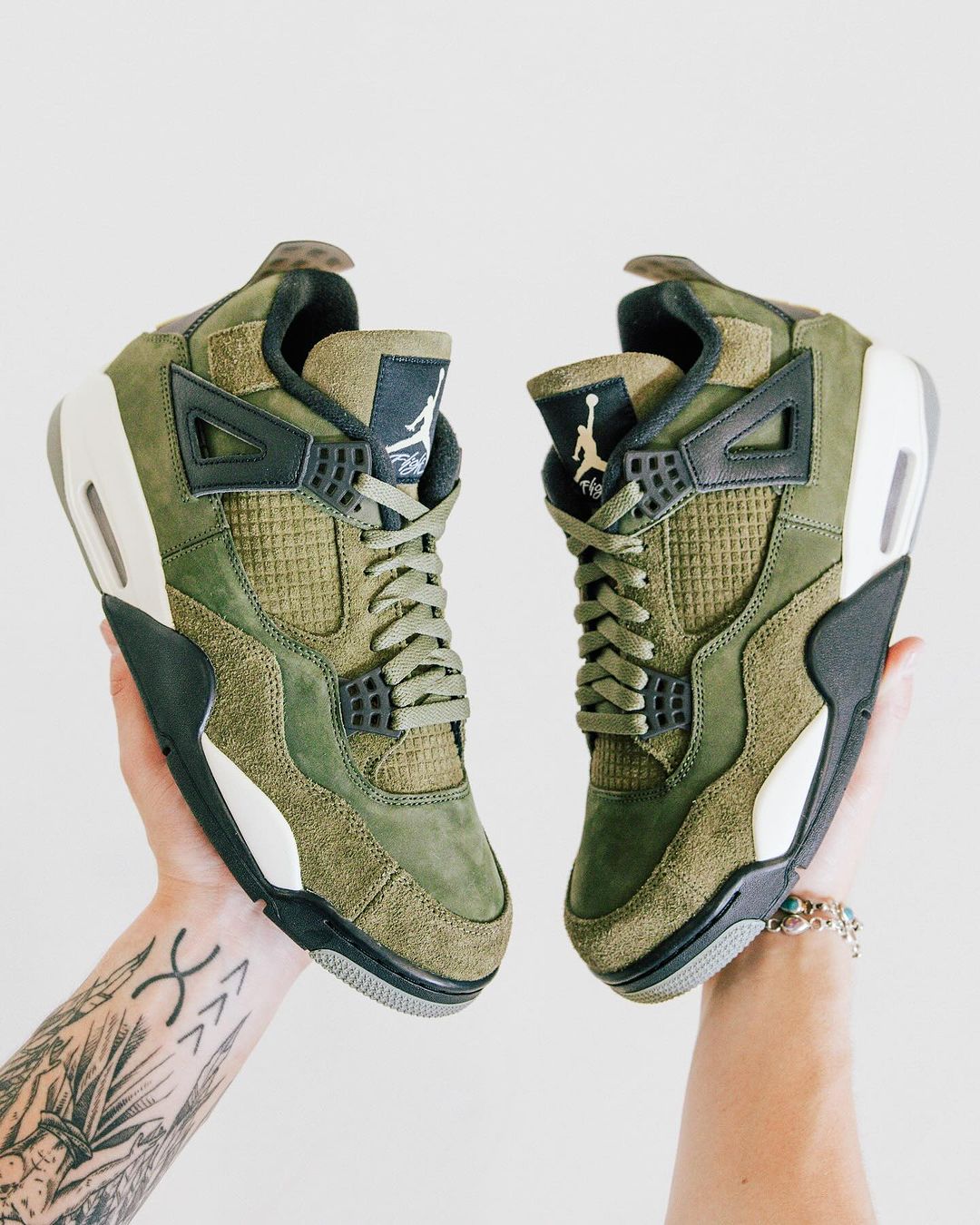 【国内 11/22、12/2 発売】ナイキ エア ジョーダン 4 レトロ SE クラフト “オリーブキャンバス” (NIKE AIR JORDAN 4 RETRO SE CRAFT “Olive Canvas”) [FB9927-200]