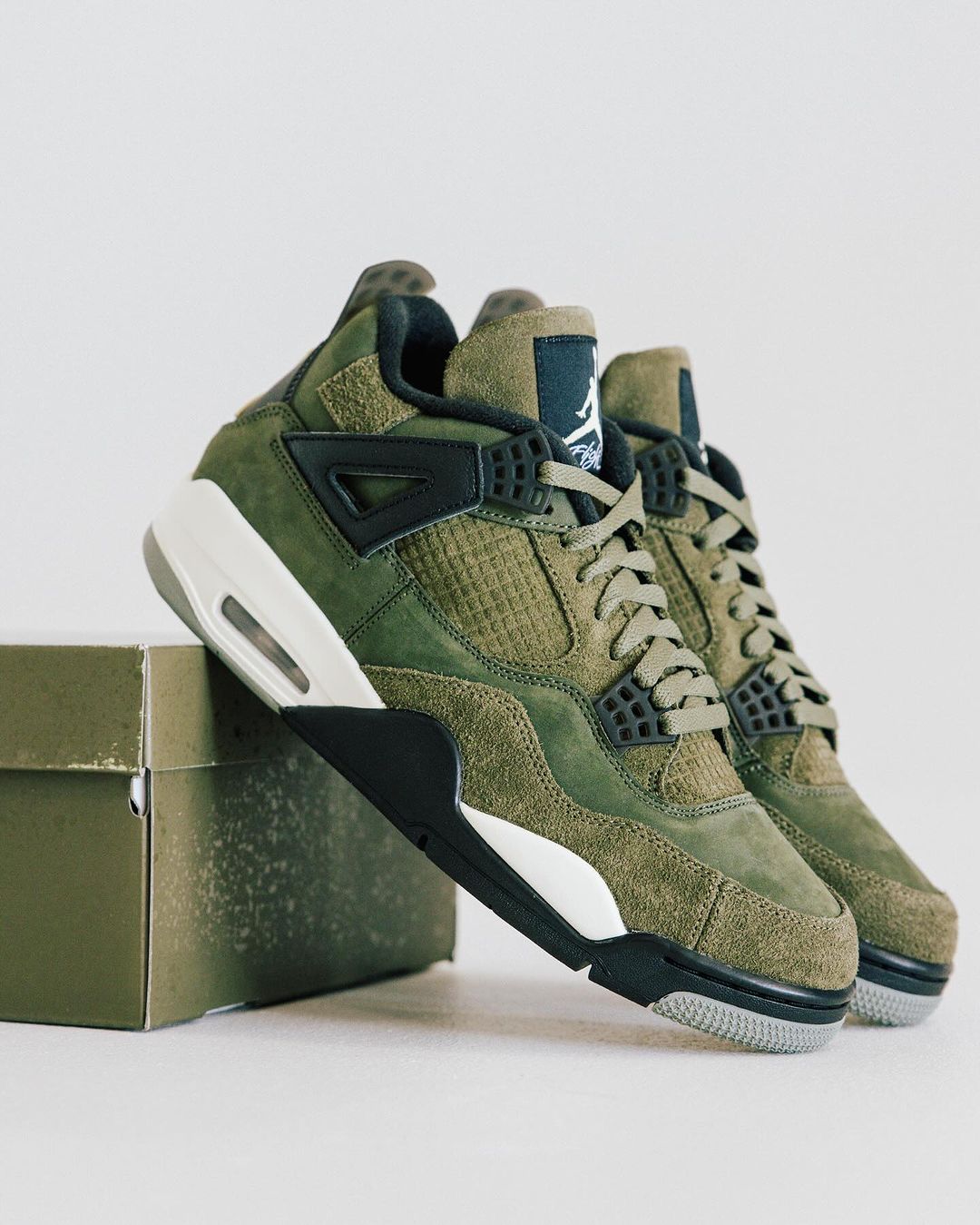 【国内 11/22、12/2 発売】ナイキ エア ジョーダン 4 レトロ SE クラフト “オリーブキャンバス” (NIKE AIR JORDAN 4 RETRO SE CRAFT “Olive Canvas”) [FB9927-200]