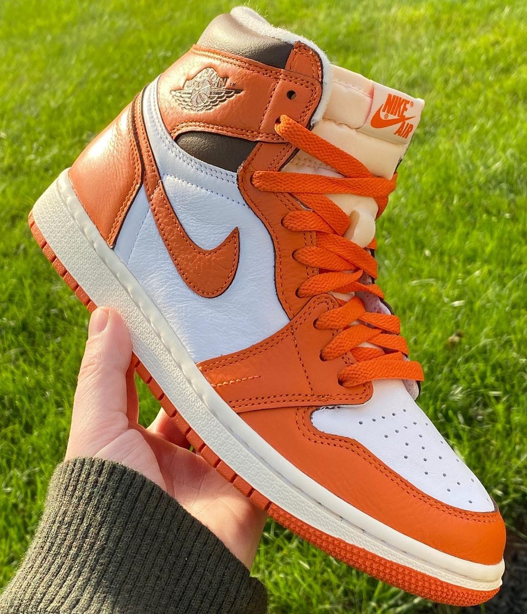 Nike WMNS AirJordan1 High OG Starfish