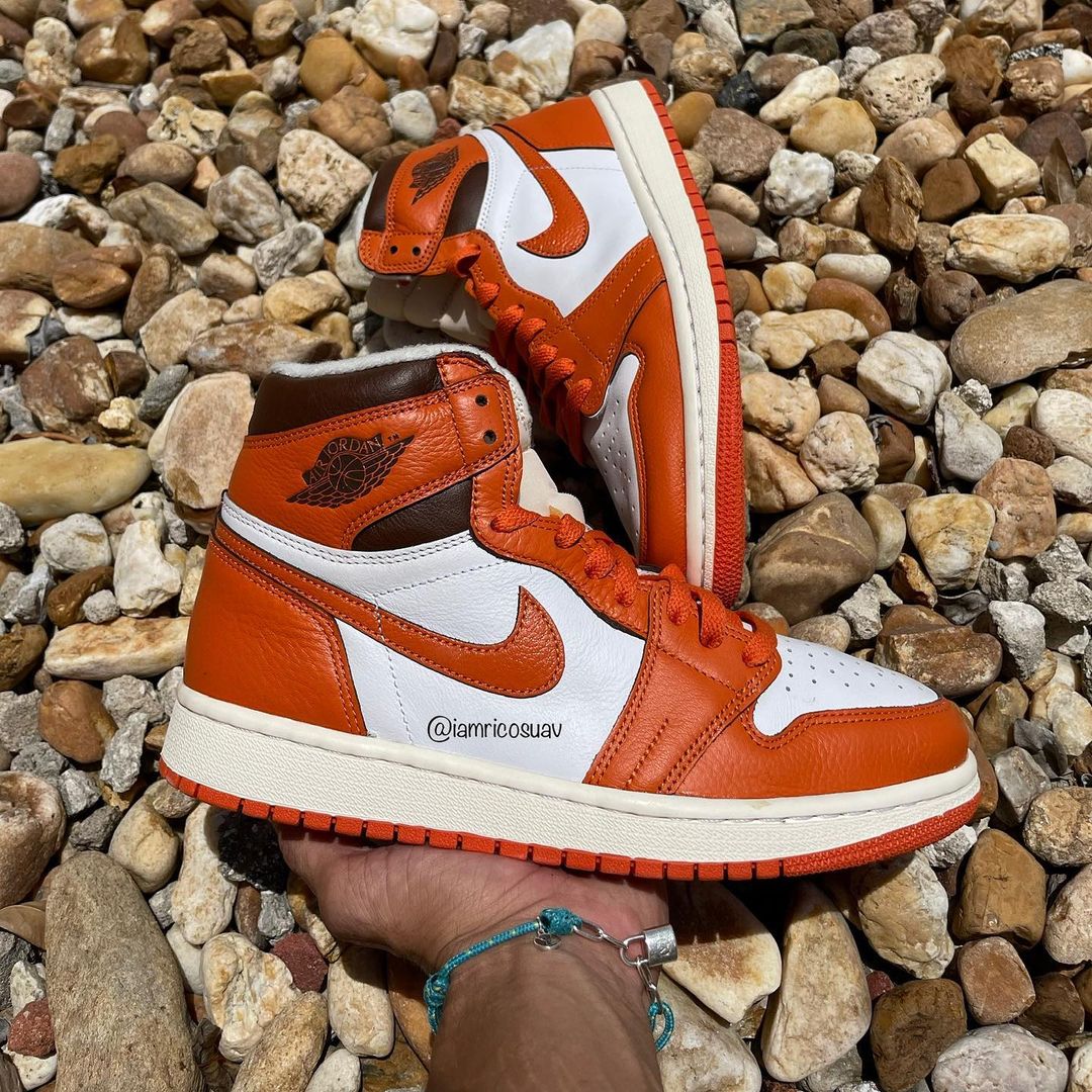 Nike WMNS Air Jordan 1 High OG  Starfish