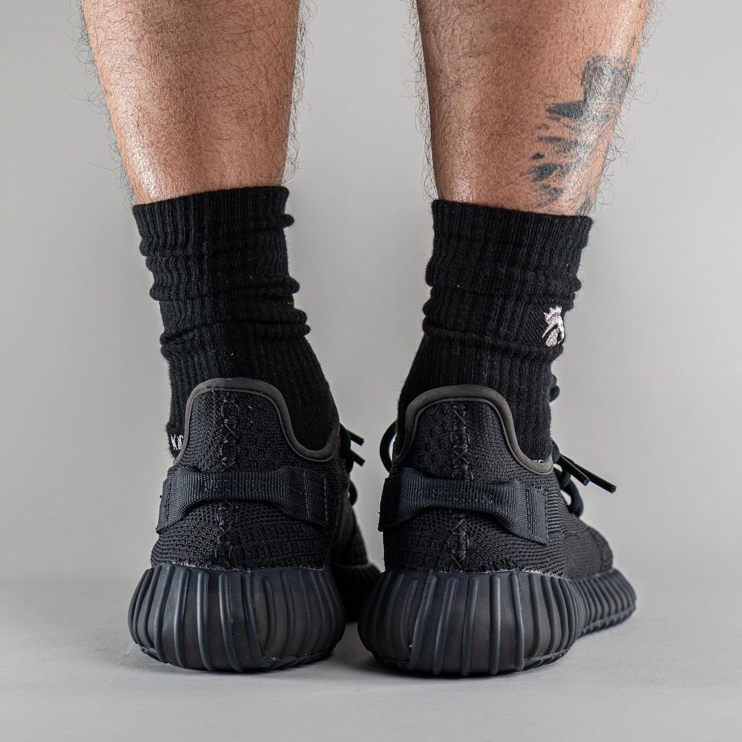 【国内 6/1 リストック予定】アディダス オリジナルス イージー 350 V2 “オニキス” (adidas Originals YEEZY 350 V2 “Onyx”) [HQ4540]