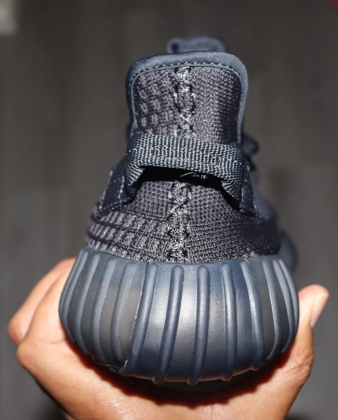 【国内 6/1 リストック予定】アディダス オリジナルス イージー 350 V2 “オニキス” (adidas Originals YEEZY 350 V2 “Onyx”) [HQ4540]