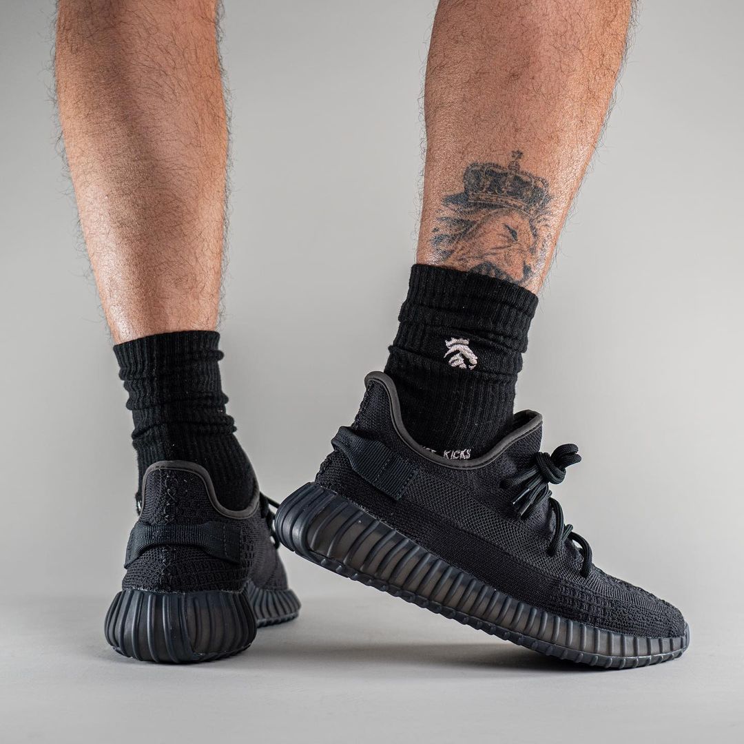 【国内 6/1 リストック予定】アディダス オリジナルス イージー 350 V2 “オニキス” (adidas Originals YEEZY 350 V2 “Onyx”) [HQ4540]